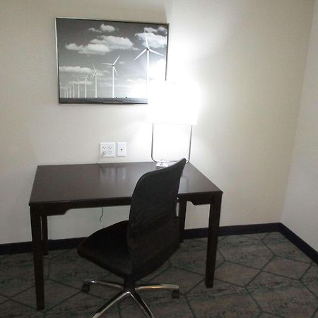 Best Western Plus Mcpherson Екстериор снимка