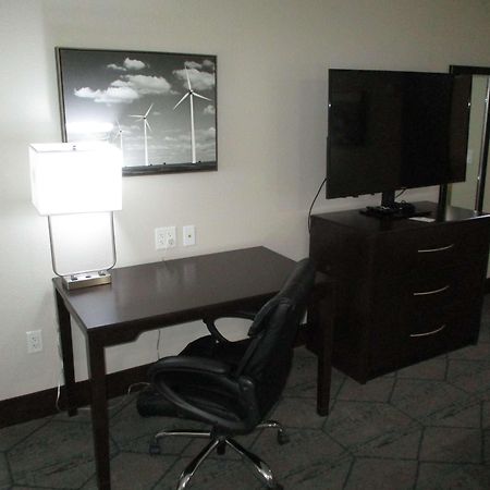 Best Western Plus Mcpherson Екстериор снимка