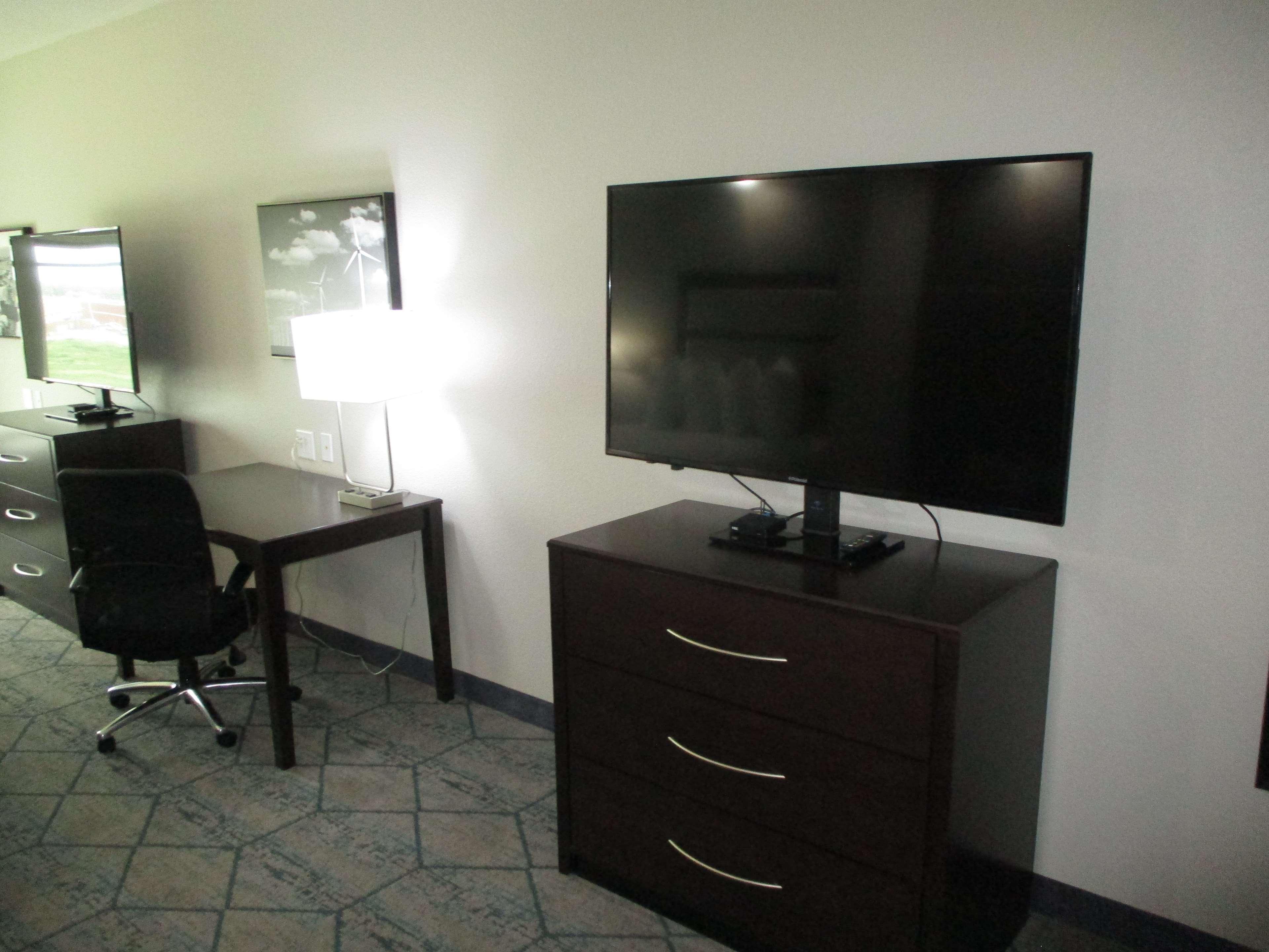 Best Western Plus Mcpherson Екстериор снимка