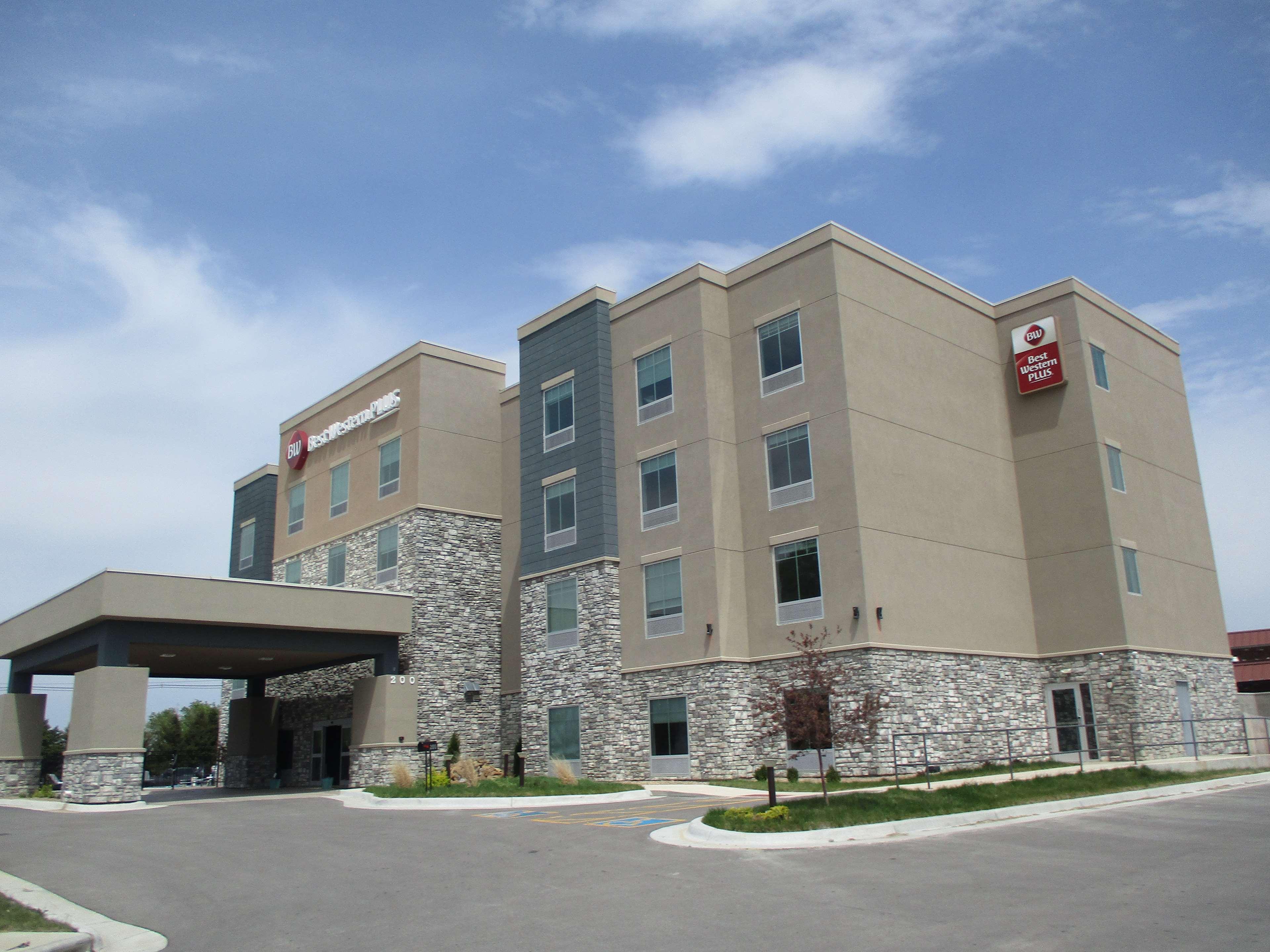 Best Western Plus Mcpherson Екстериор снимка