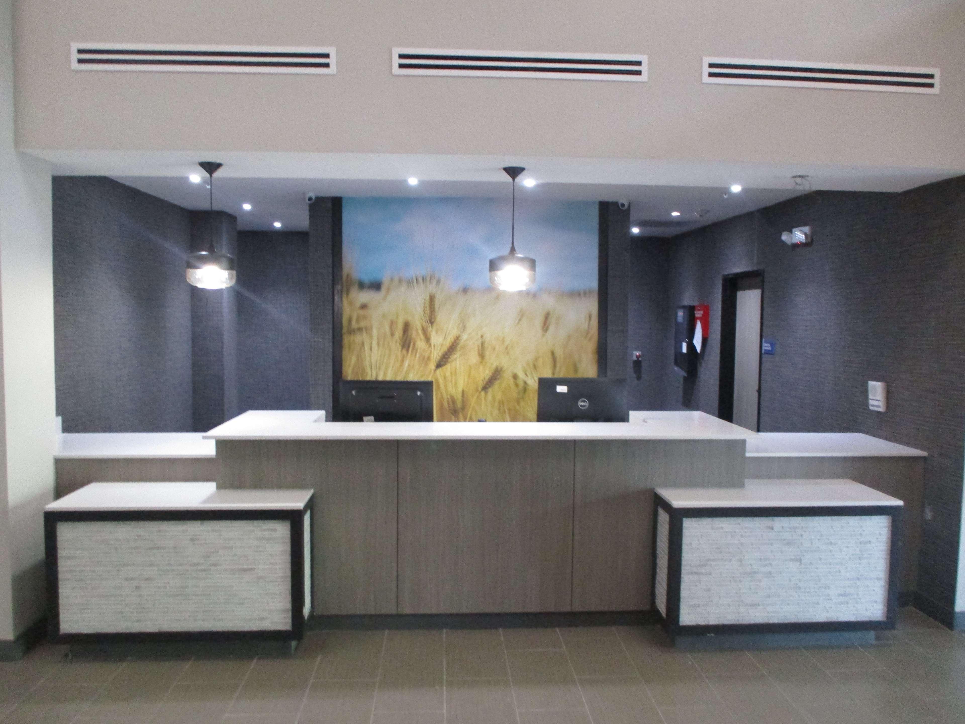 Best Western Plus Mcpherson Екстериор снимка