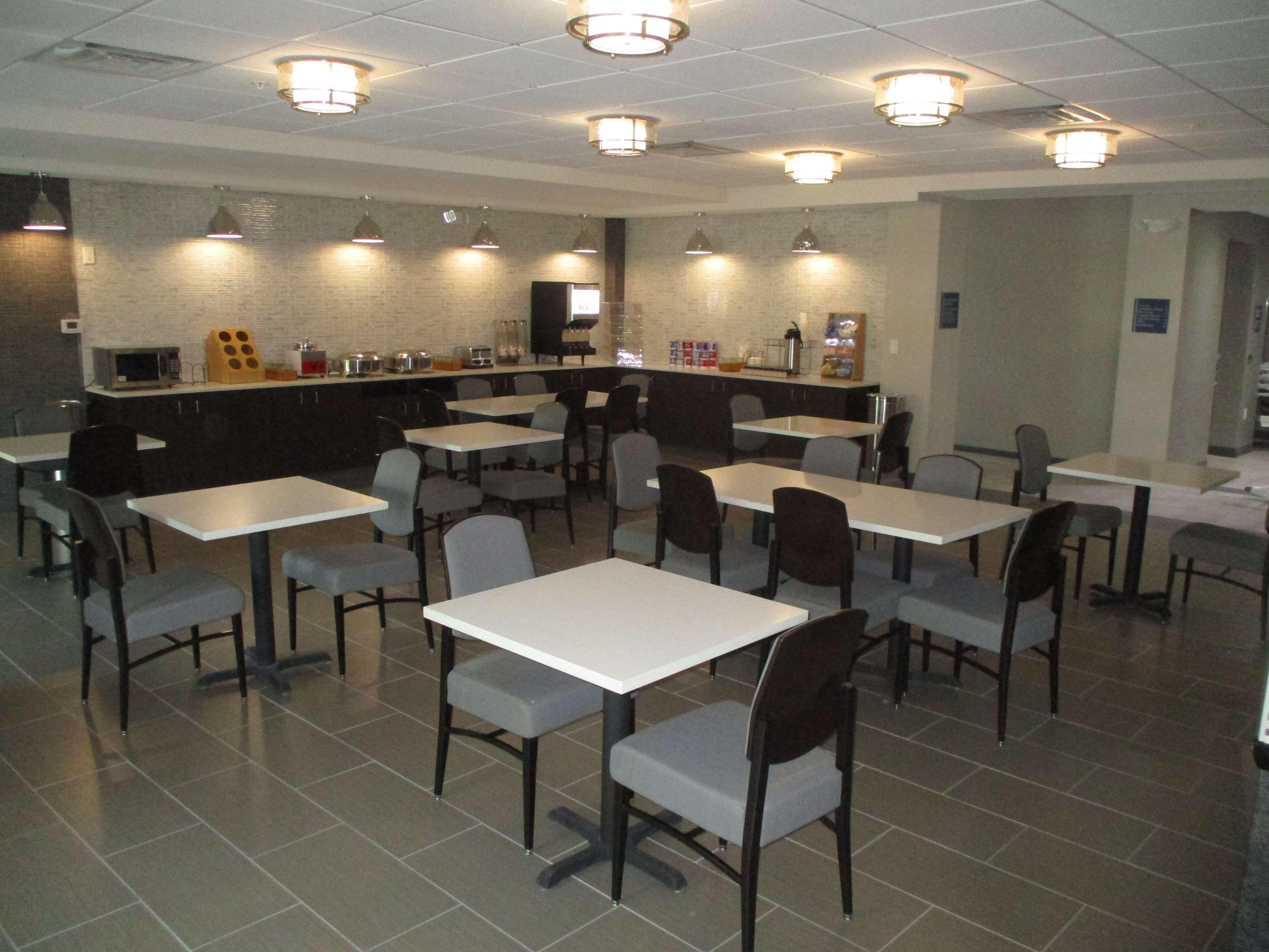 Best Western Plus Mcpherson Екстериор снимка